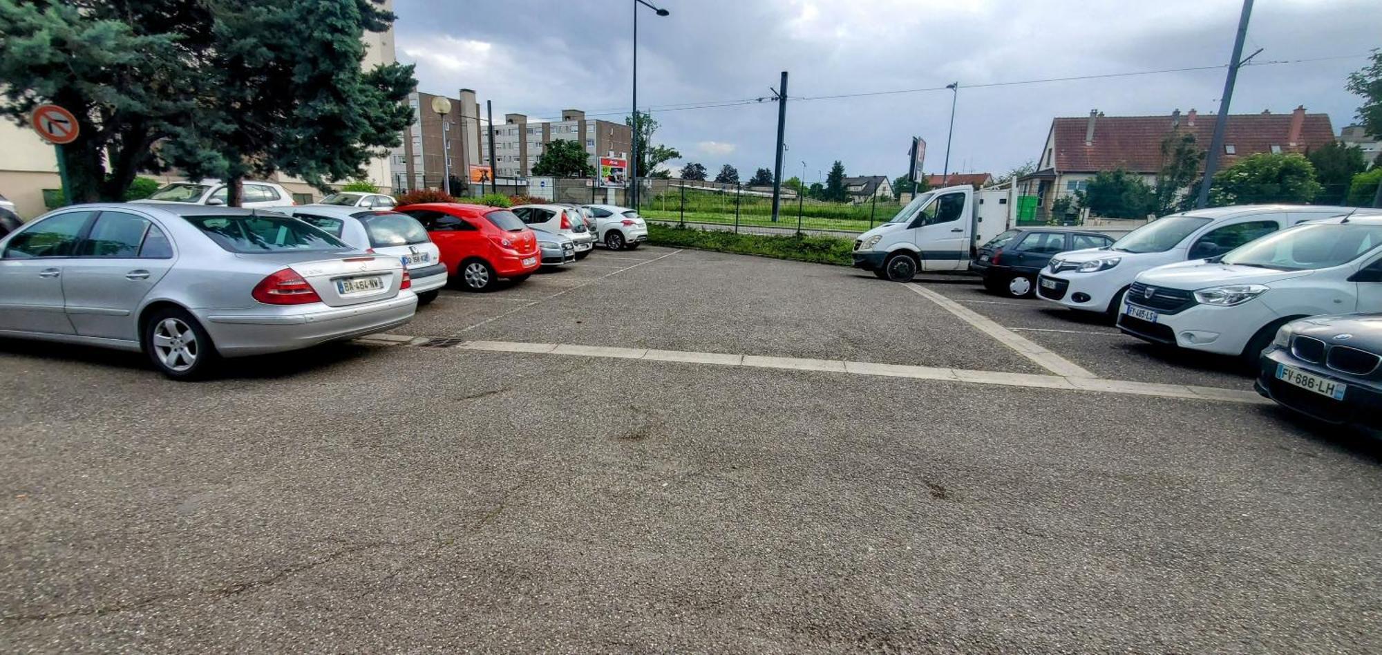 Studio Rdc Calme Avec Parking Ferme Pres Autoroute Et Tram C 뮐루즈 외부 사진